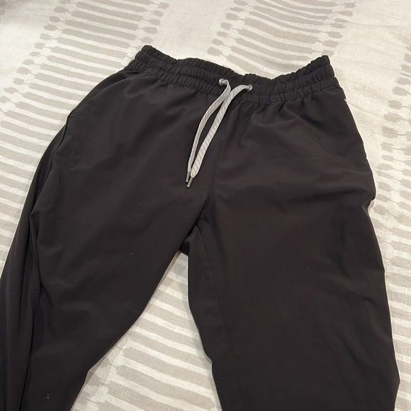 VUORI Women's Weekend Jogger size small - Picture 3 of 7